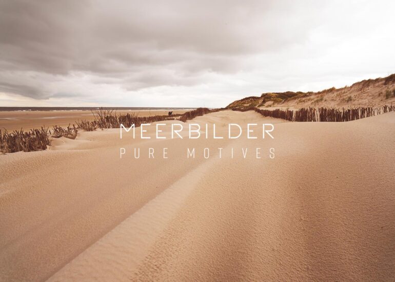 Düne am Strand von Amrum als Wandbild für das Wohnzimmer
