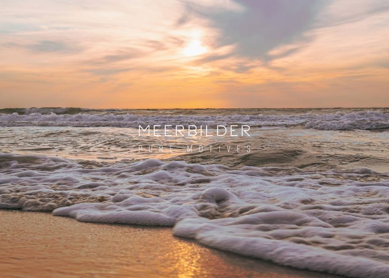 Strandbilder und Sonnenuntergang