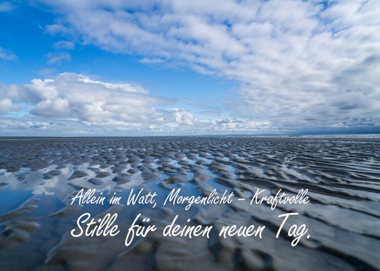 Kalenderbild mit Wattenmeer auf Amrum und spirituellem Text für Kalender 2026