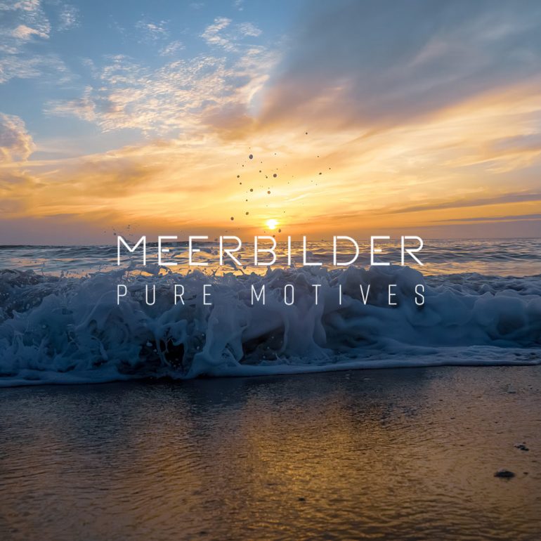 Nordsee Bilder Leinwand: Sonnenuntergang in Dänemark mit gischenden Wellen und goldenen Reflexionen am Spülsaum.